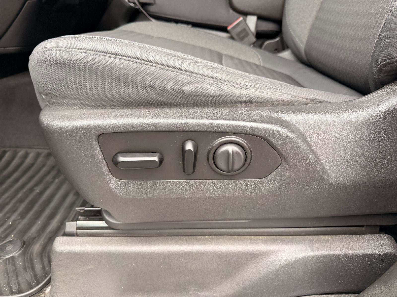 Used 2019 Chevrolet Silverado 1500 LT w/ All-Star Edition AWD/4WD image 17