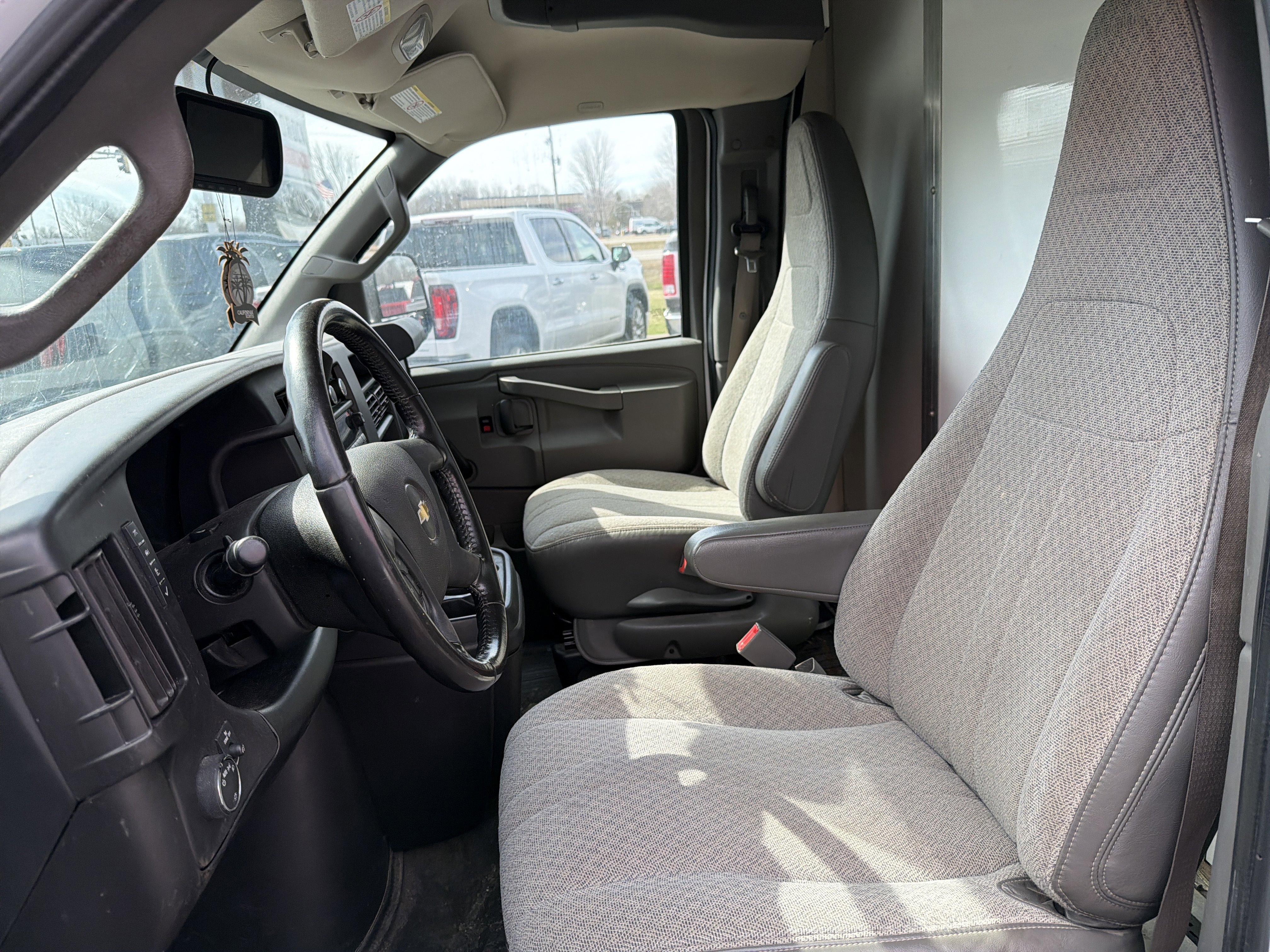 Used 2021 Chevrolet Express 3500 w/ Driver Convenience Package image 7