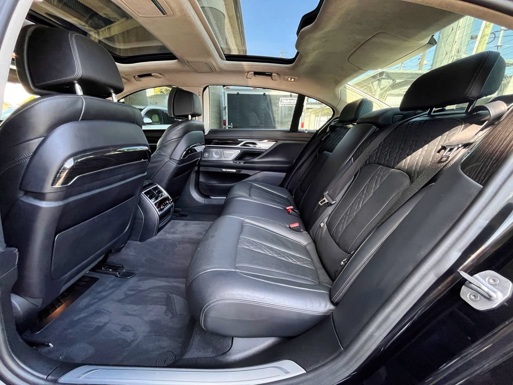 Used 2018 BMW M760i xDrive w/ Luxury Rear Seating Package AWD/4WD image 60