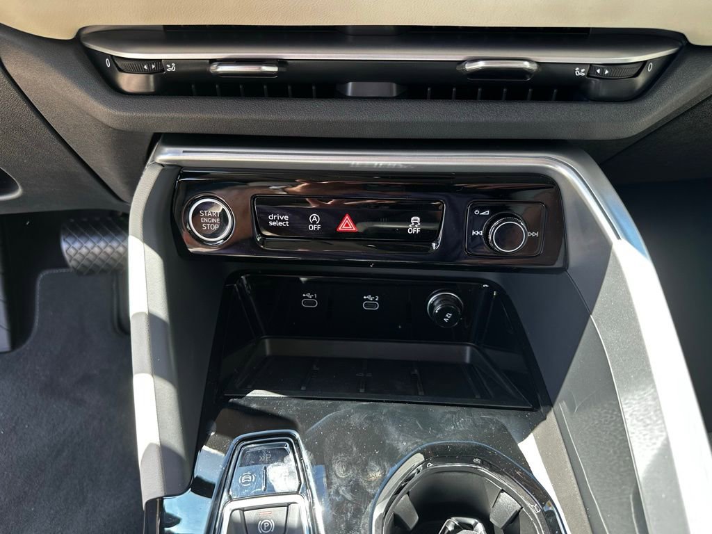 New 2025 Audi Q5 Prestige image 24