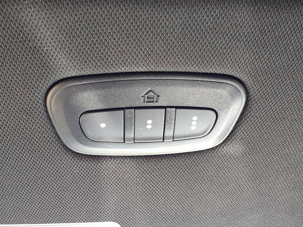 Used 2024 Jeep Wagoneer Series II w/ Flexible Seating Group image 24