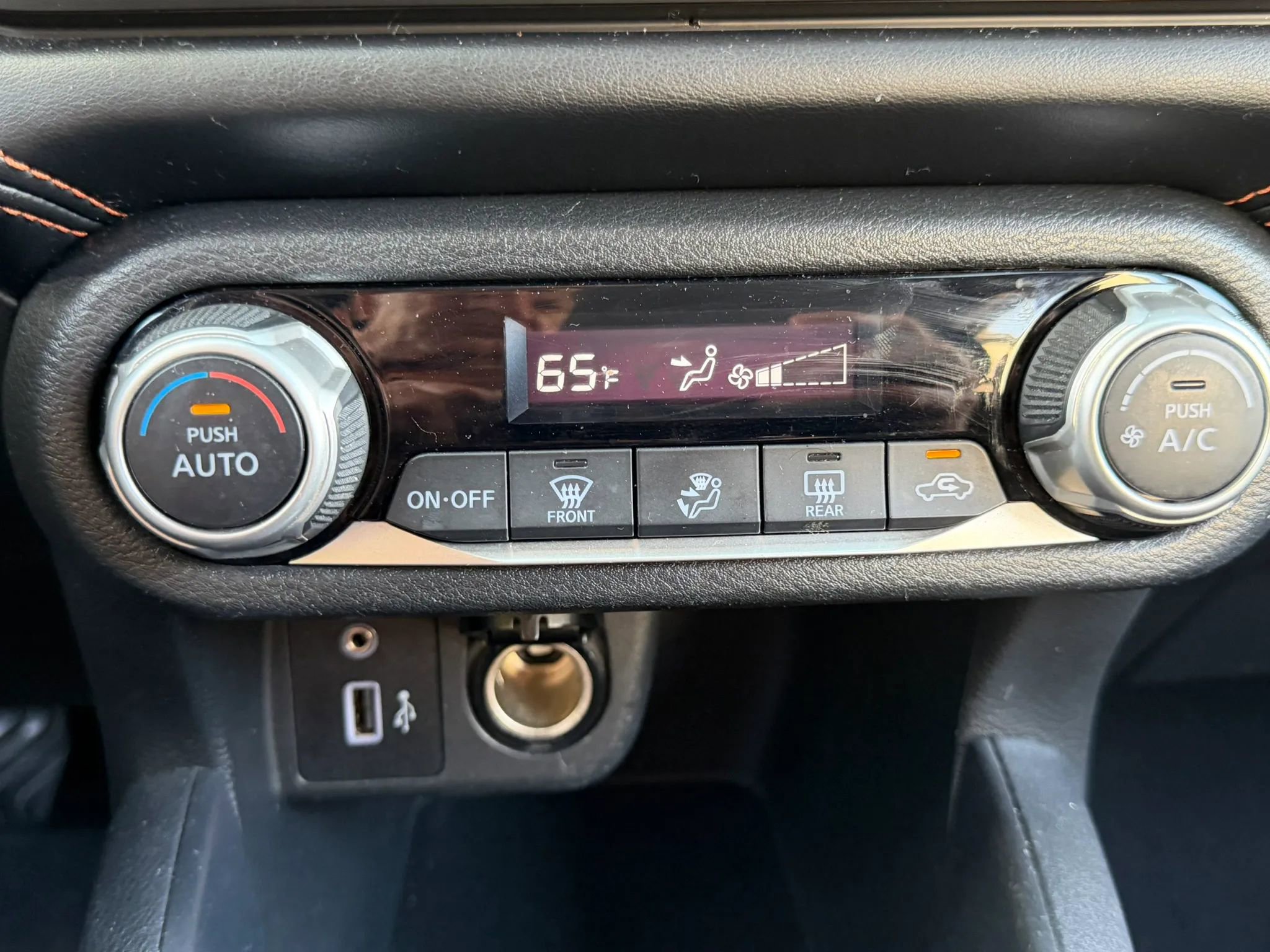 Used 2020 Nissan Versa SR FWD image 16