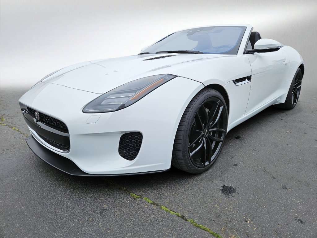 Used 2018 Jaguar F-TYPE Convertible RWD image 4