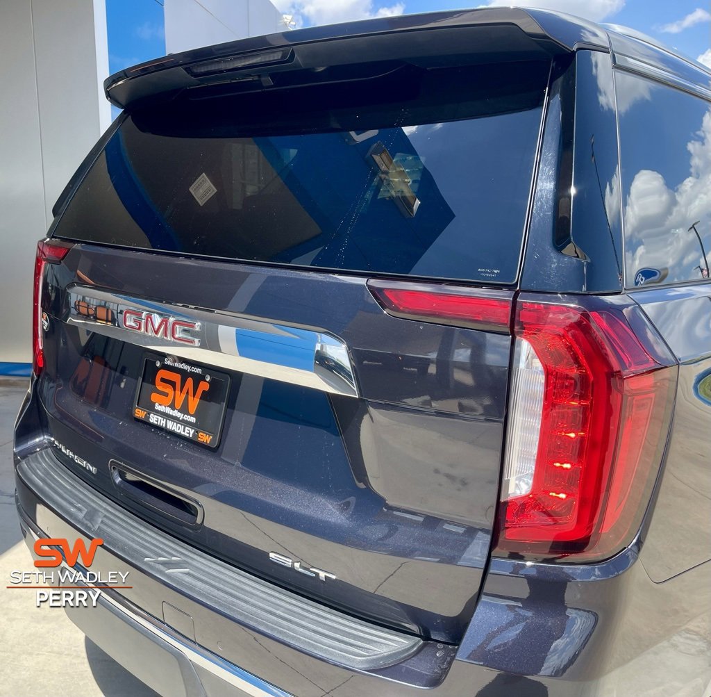 Used 2023 GMC Yukon SLT w/ SLT Luxury Package image 5
