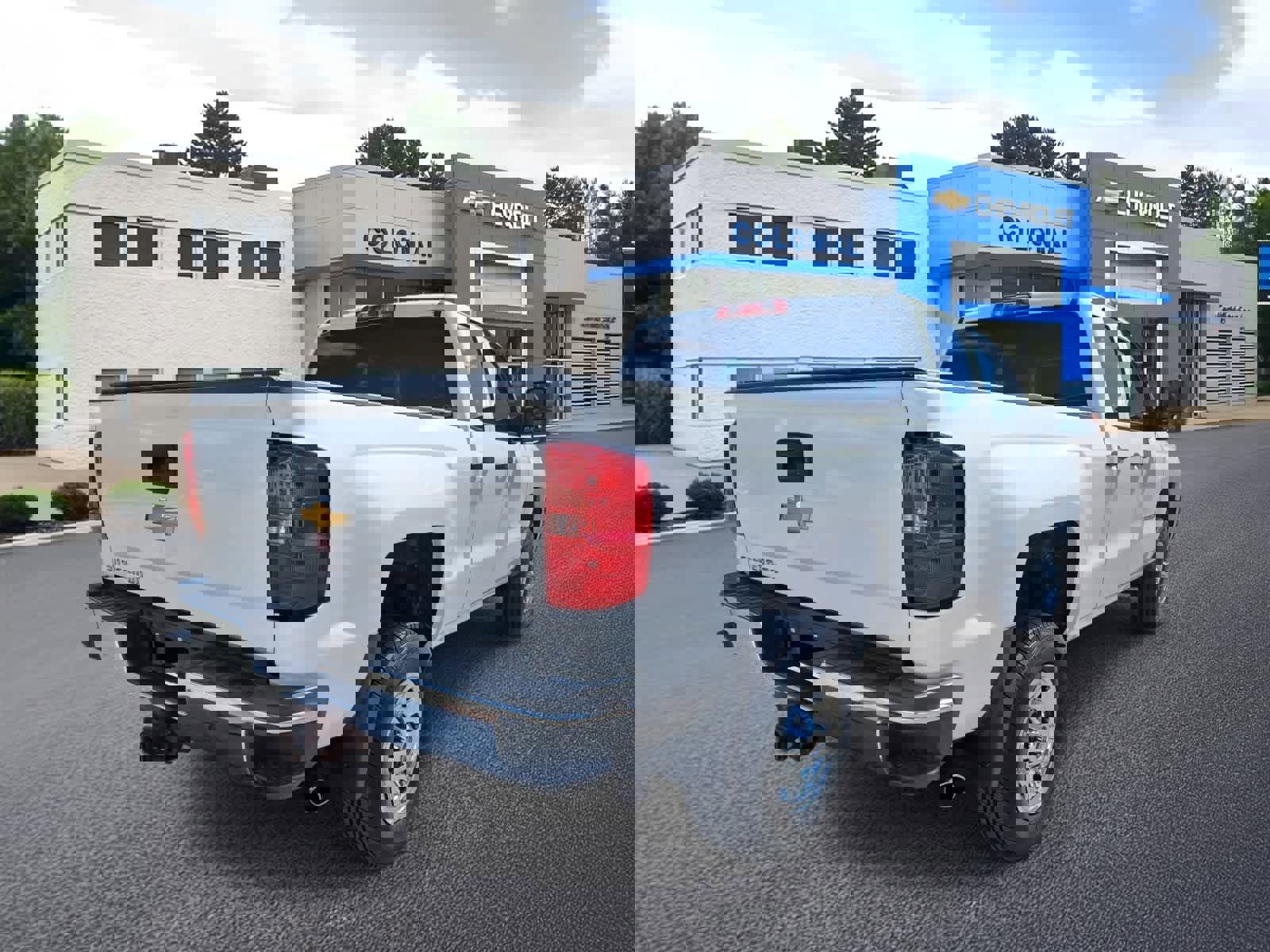 Used 2019 Chevrolet Silverado 2500 W/T AWD/4WD image 4