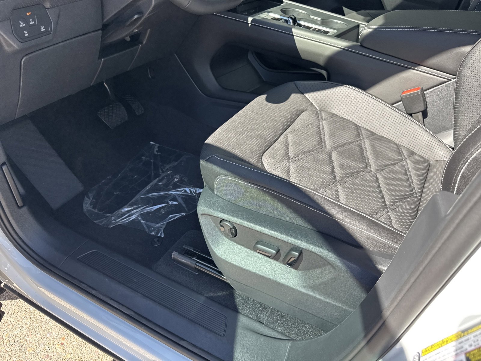 New 2026 Volkswagen Atlas SE image 14