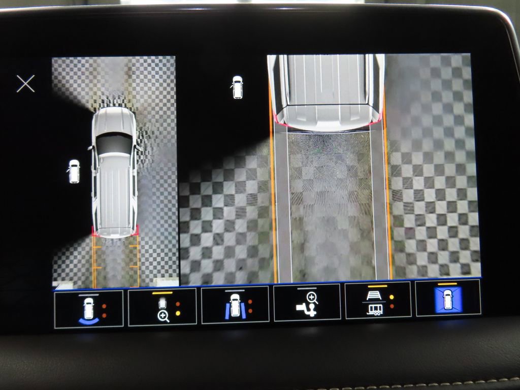 Used 2024 GMC Yukon SLT w/ SLT Luxury Package image 19