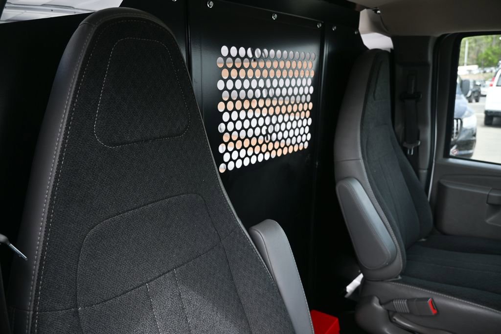 Used 2024 GMC Savana 2500 w/ Driver Convenience Package image 16