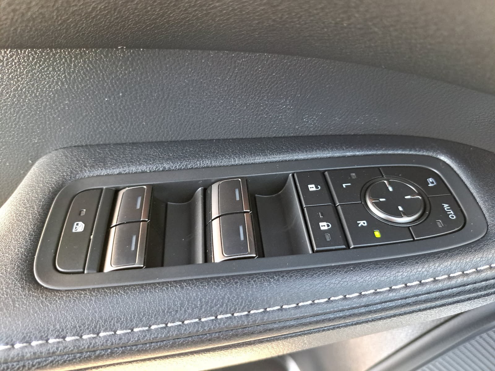 Used 2026 Lexus RX 450h AWD w/ Convenience Package image 31