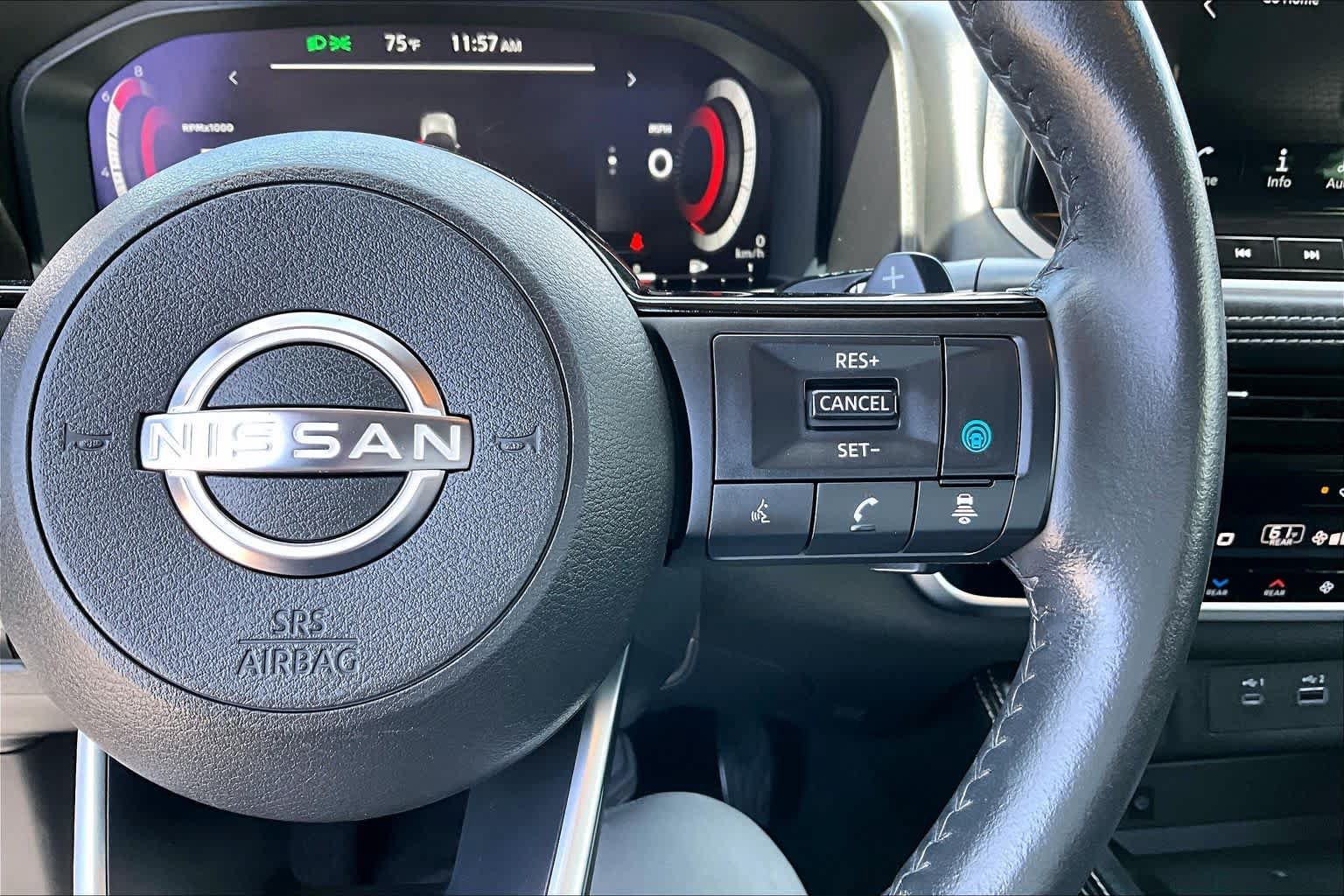 Used 2023 Nissan Rogue Platinum w/ Platinum Premium Package FWD image 24