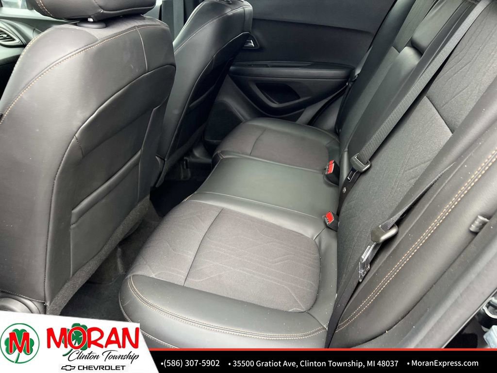 Certified 2022 Chevrolet Trax LT w/ LT Convenience Package image 13