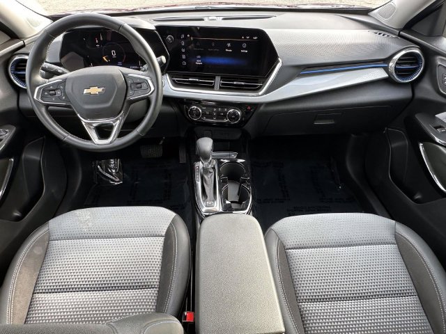 Certified 2024 Chevrolet Trax LT w/ Driver Confidence Package FWD image 16