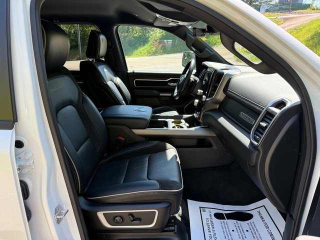 Used 2023 RAM 1500 Laramie AWD/4WD image 18