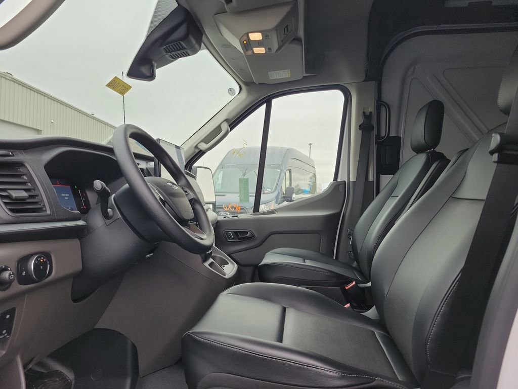 New 2025 Ford Transit 250 148 Medium Roof image 18
