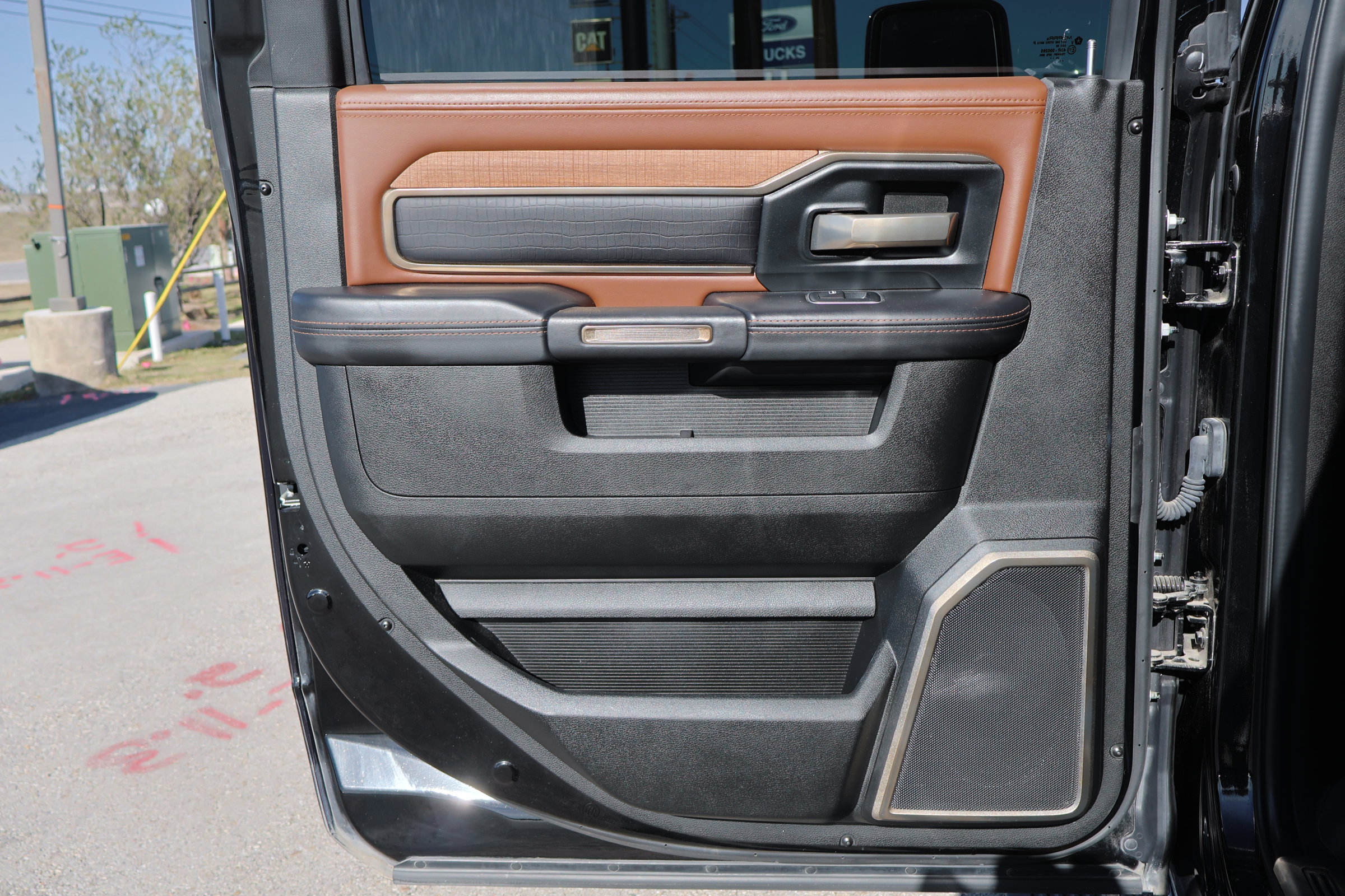 Used 2024 RAM 2500 Limited w/ Towing Technology Group image 23