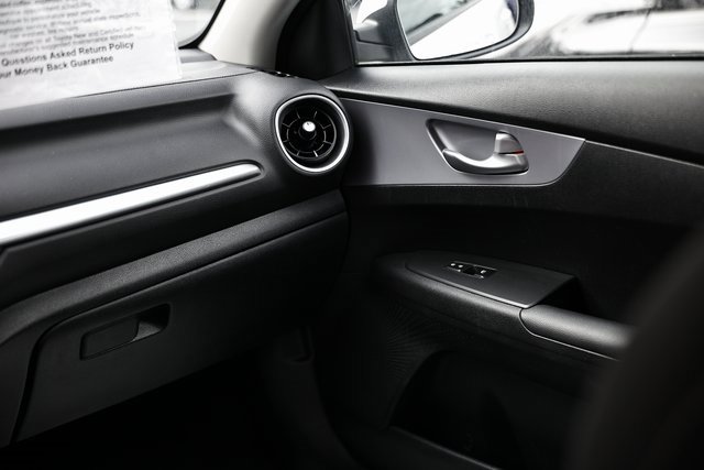 Used 2024 Kia Forte LXS image 29