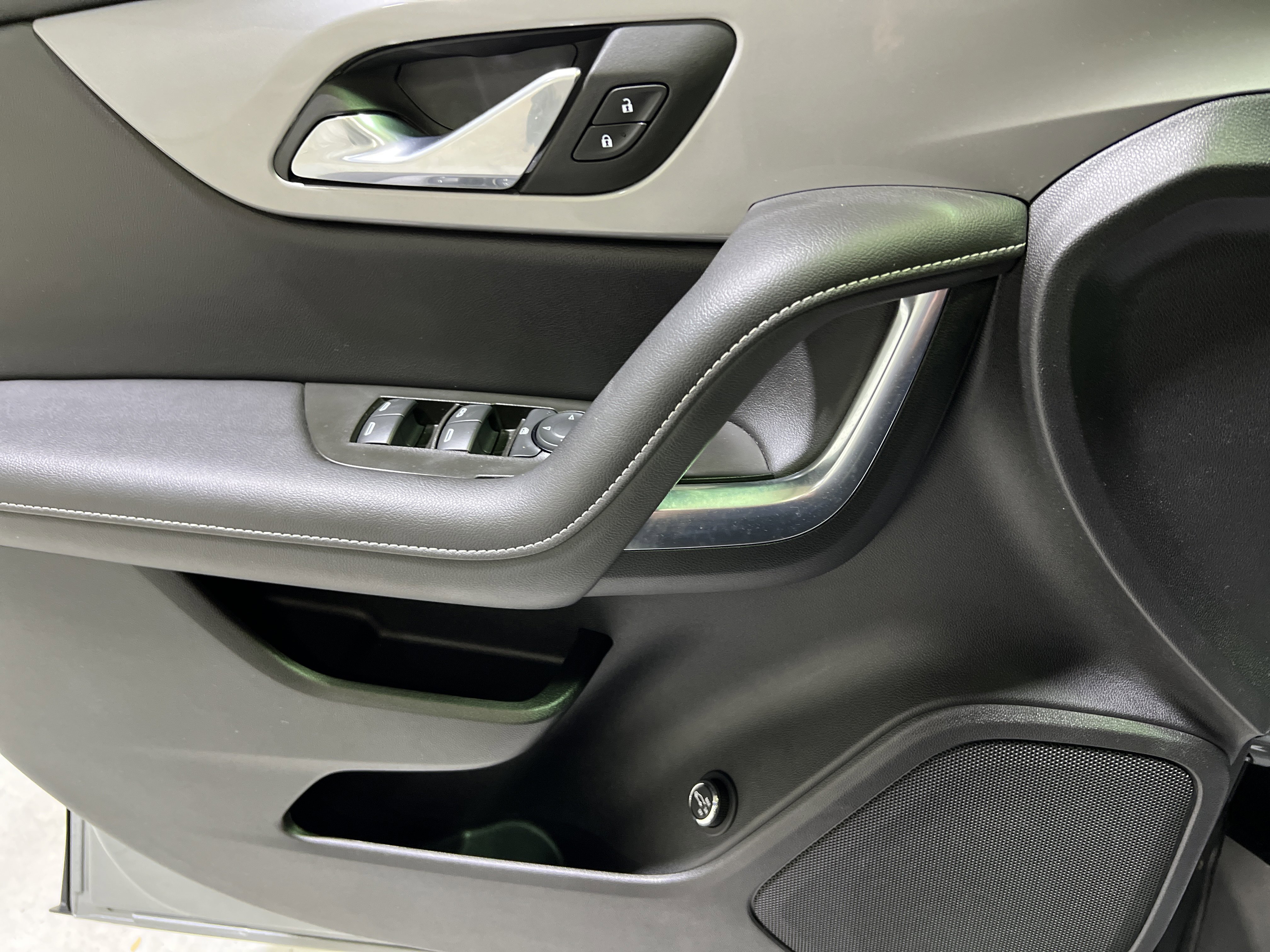 Certified 2023 Chevrolet Blazer LT w/ Convenience Package image 24