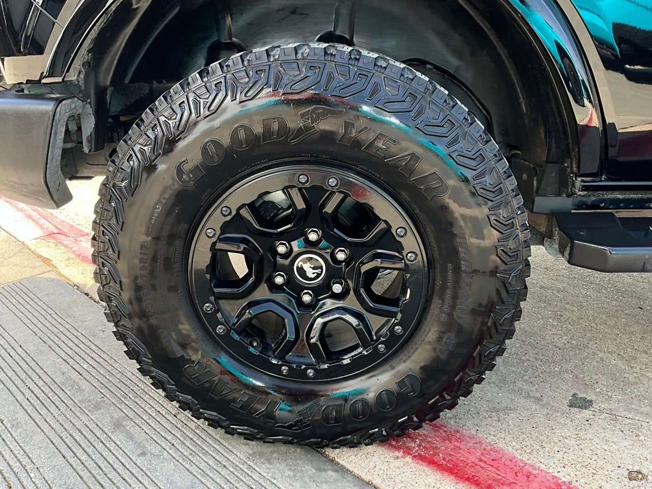 Used 2023 Ford Bronco Outer Banks image 9