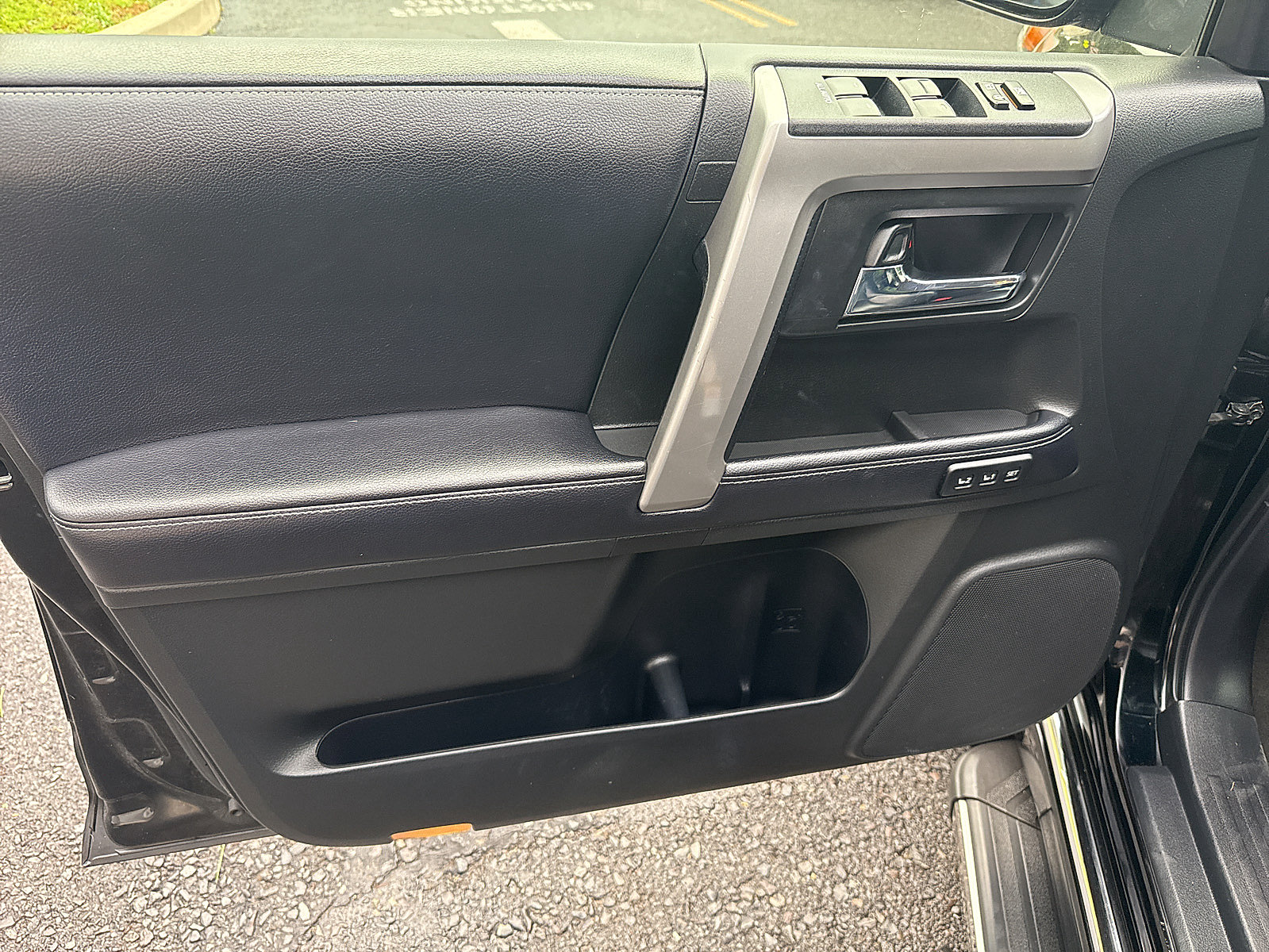 Used 2018 Toyota 4Runner Limited AWD/4WD image 31