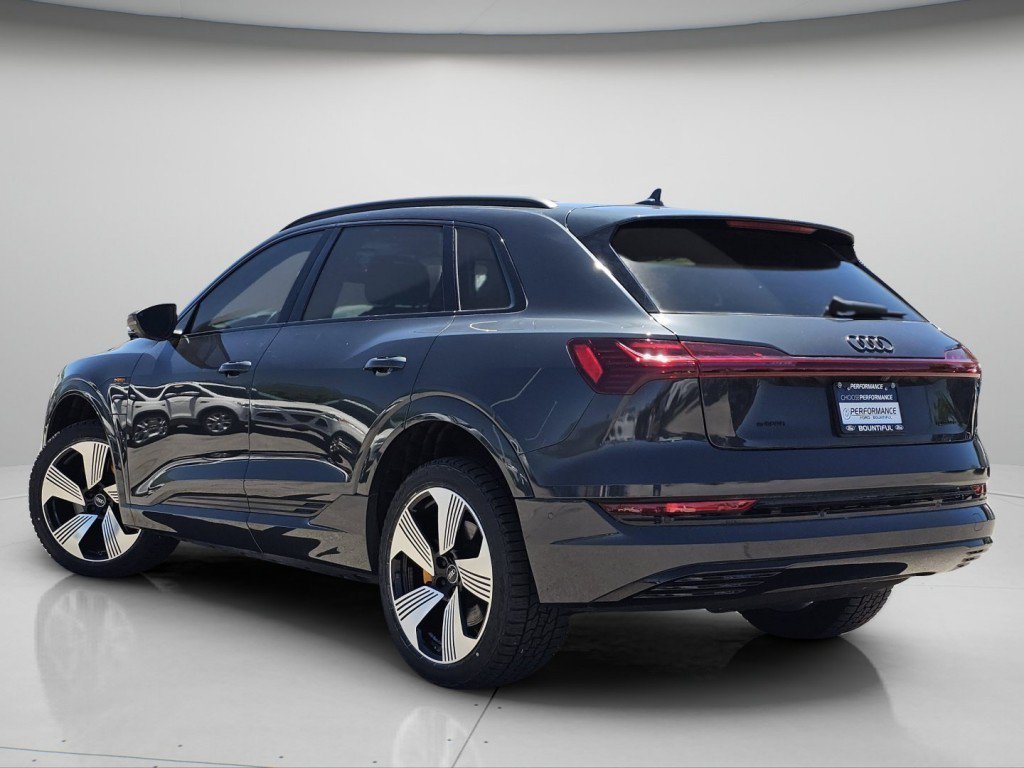 Used 2022 Audi e-tron Premium Plus w/ Premium Plus Package AWD/4WD image 22