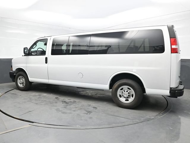 Used 2024 Chevrolet Express 3500 LS RWD image 4