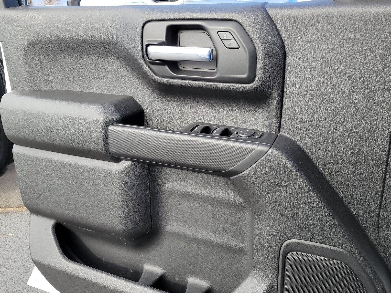 Used 2020 Chevrolet Silverado 1500 Custom w/ Custom Value Package image 7