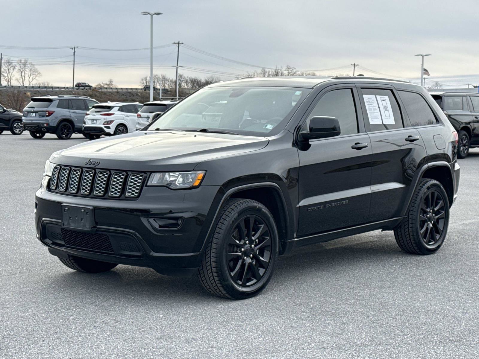Used 2019 Jeep Grand Cherokee Altitude image 27