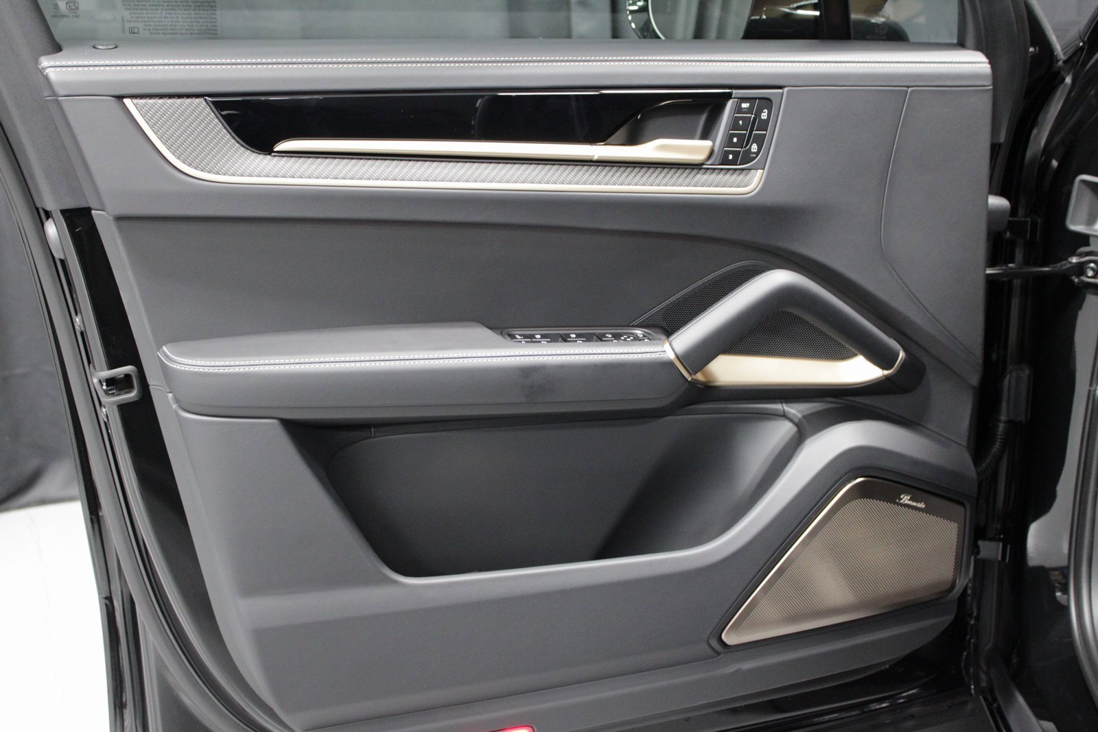 New 2026 Porsche Cayenne GTS image 25