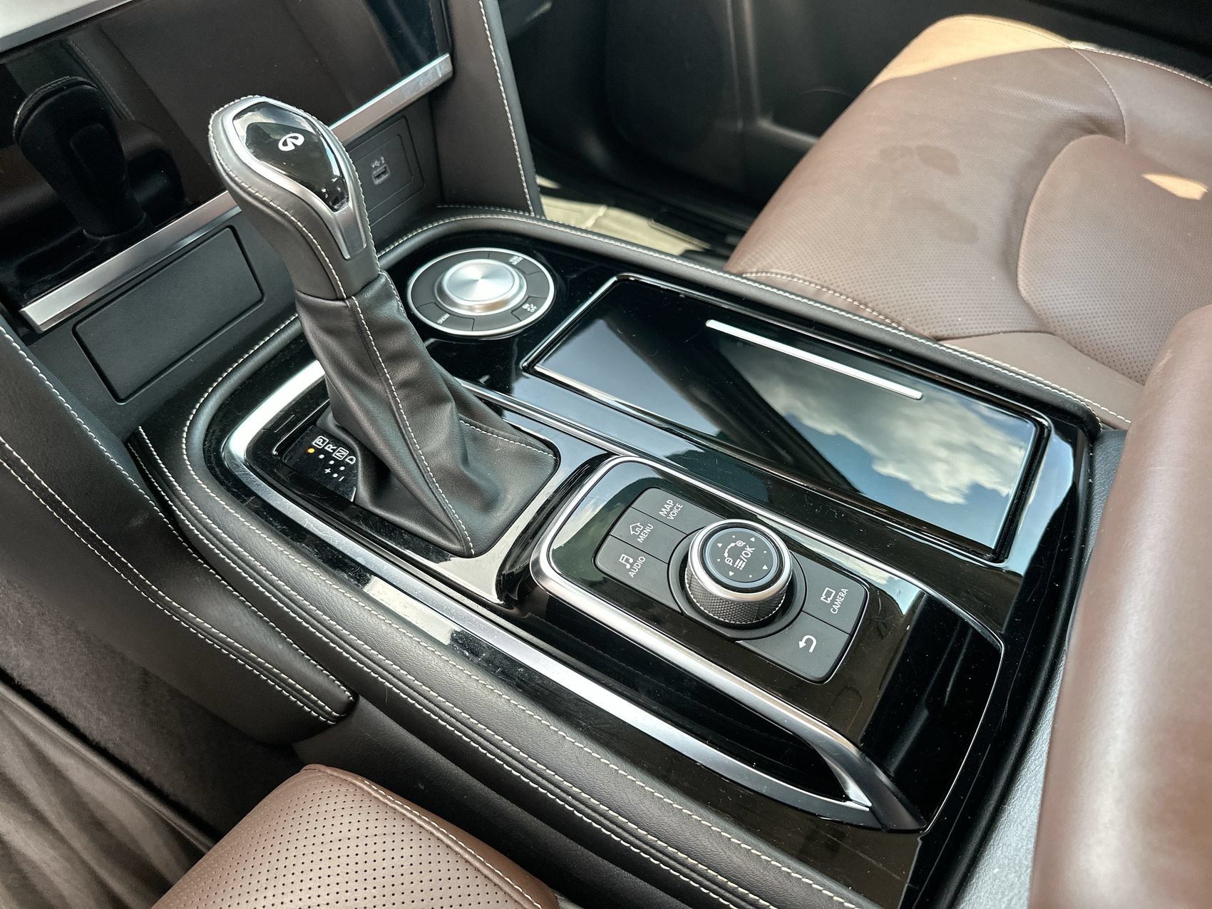 Used 2024 INFINITI QX80 Premium Select w/ All-Season Package RWD image 19