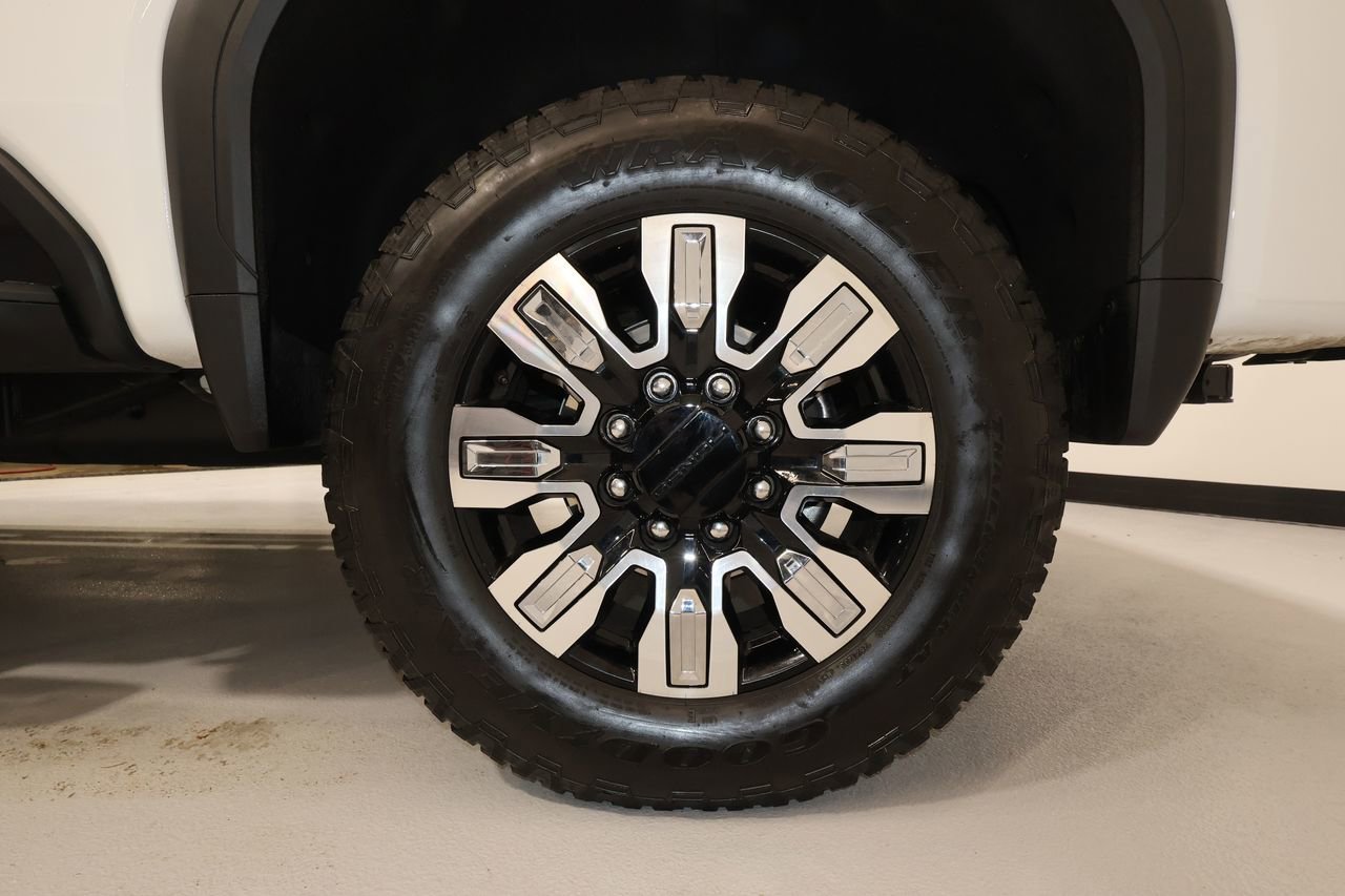 Certified 2025 GMC Sierra 2500 Denali w/ Denali Reserve Package image 36