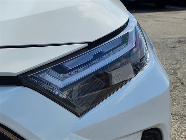 Used 2022 Toyota RAV4 SE image 9