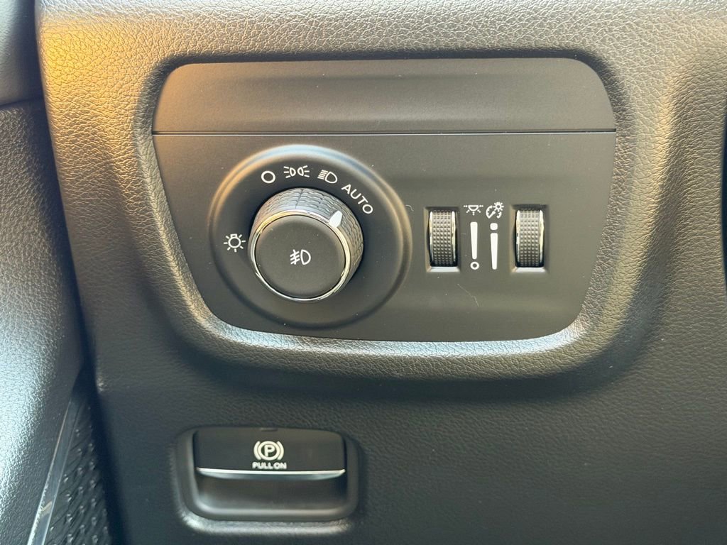 Certified 2024 Jeep Grand Cherokee Summit image 29