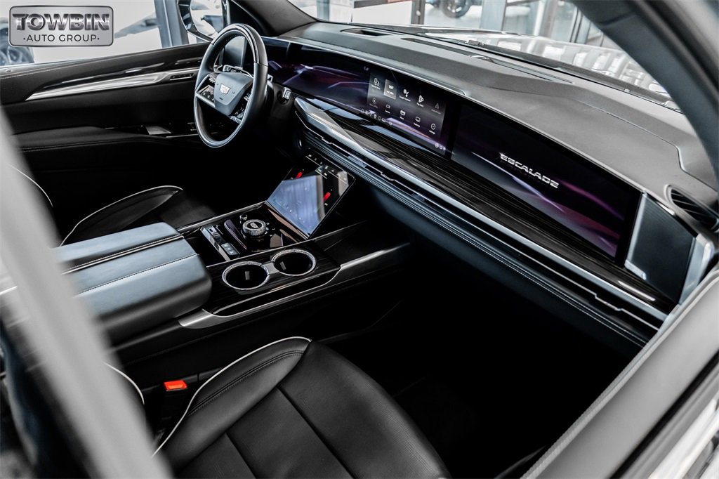 Used 2025 Cadillac Escalade Premium Luxury image 46
