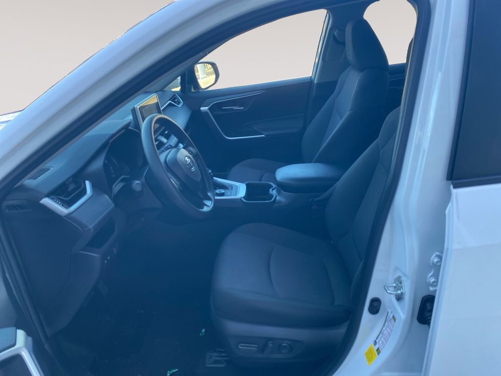 Used 2025 Toyota RAV4 XLE image 9