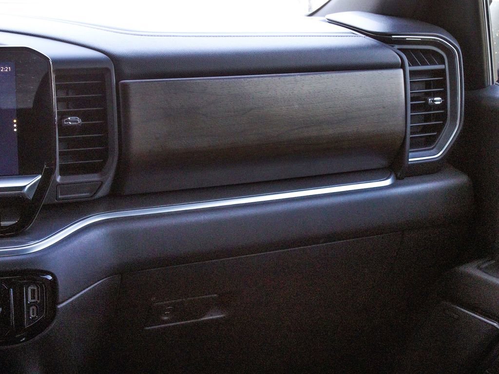 Used 2025 Chevrolet Silverado 1500 High Country image 17