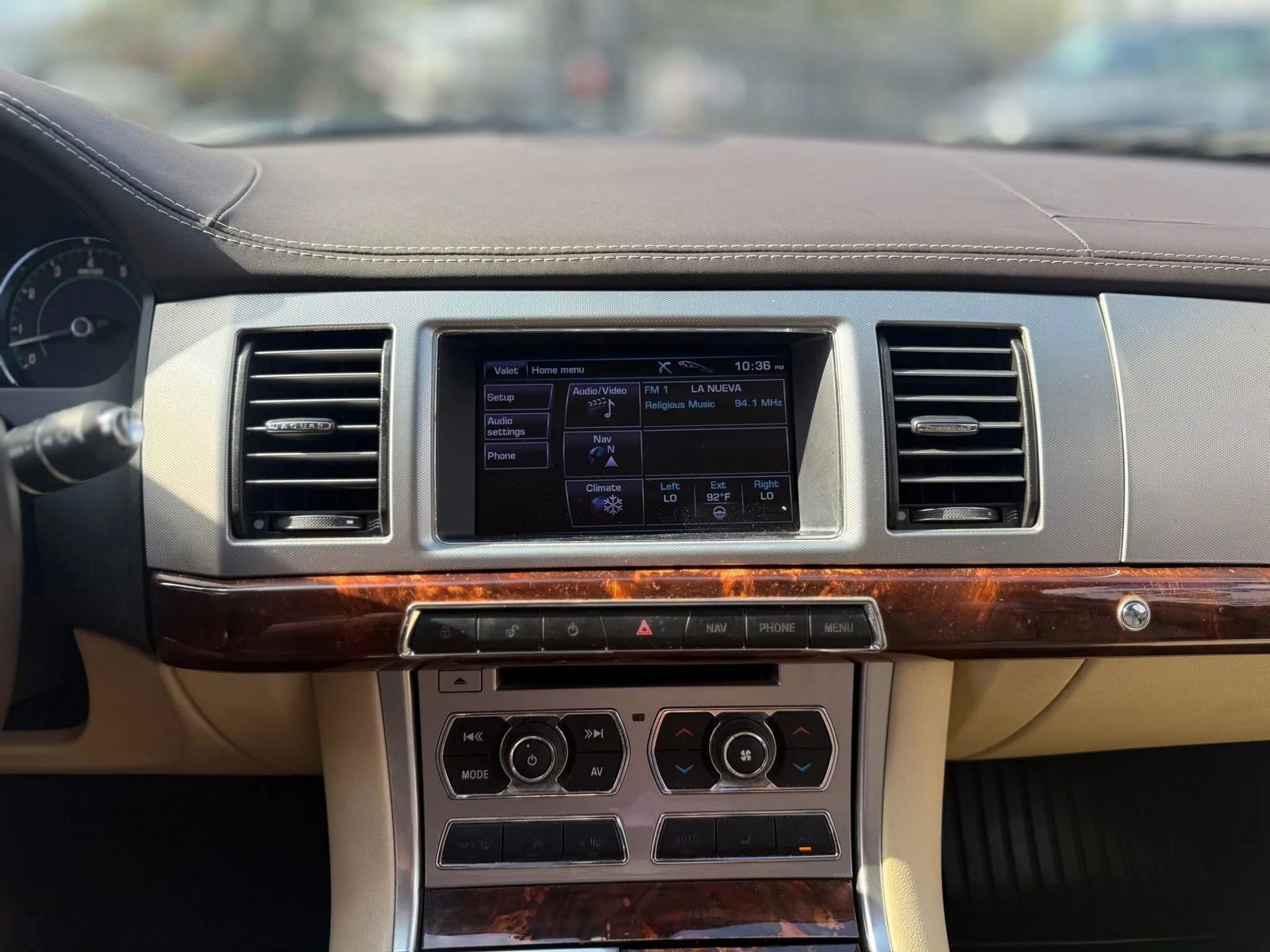 Used 2012 Jaguar XF Portfolio image 17