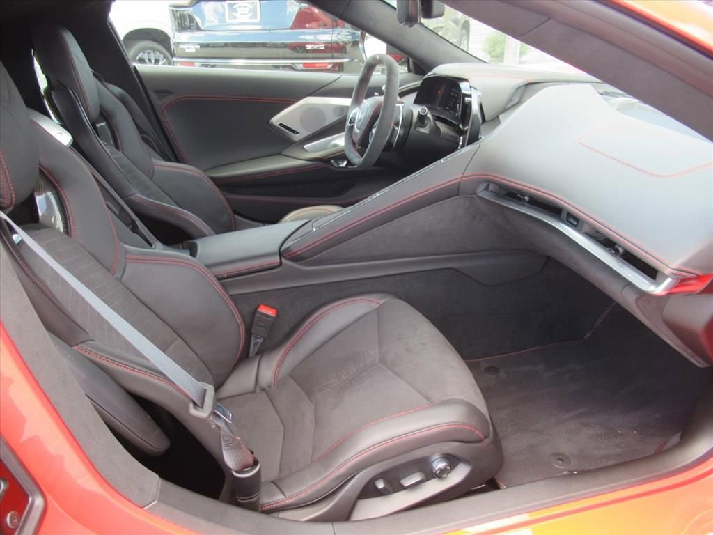 Used 2021 Chevrolet Corvette Stingray Premium Cpe w/ Z51 Performance Package image 9