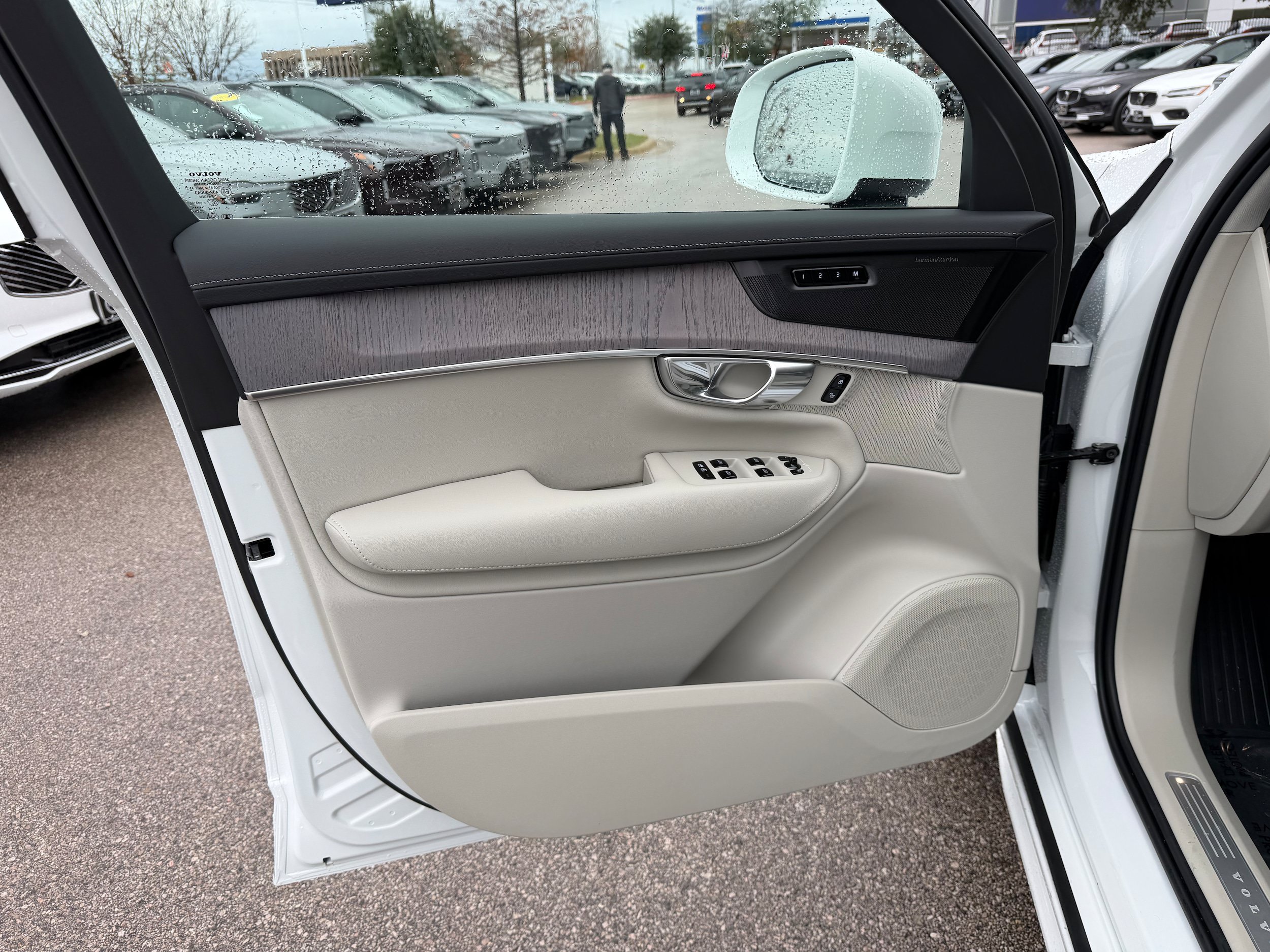 New 2026 Volvo XC90 B6 Ultra w/ Protection Package AWD/4WD image 18
