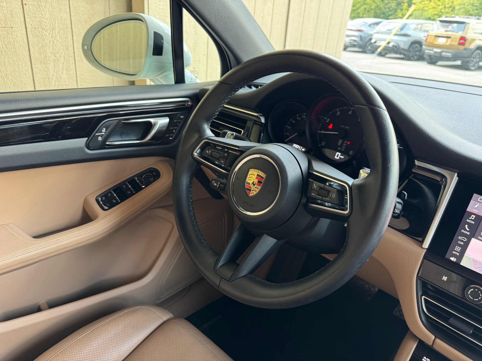 Used 2024 Porsche Macan AWD/4WD image 26