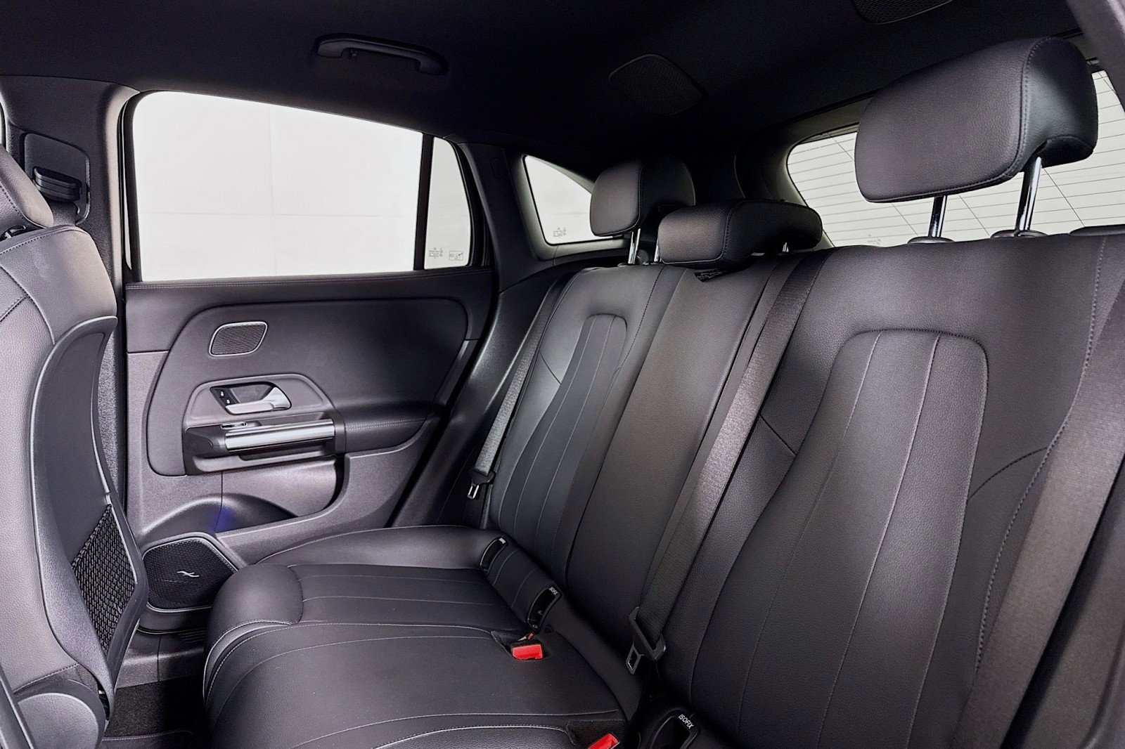 Certified 2022 Mercedes-Benz GLA 250 4MATIC w/ Premium Package image 8