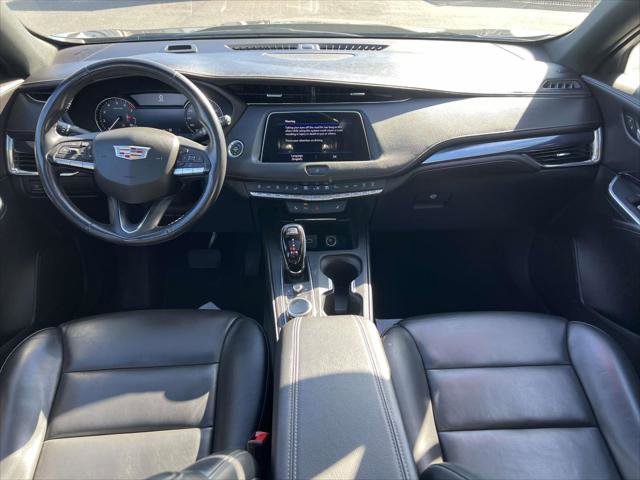 Certified 2023 Cadillac XT4 Luxury w/ Cold Weather Package AWD/4WD image 12
