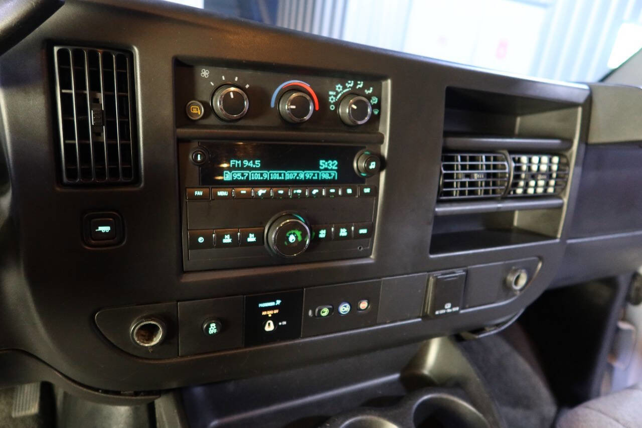 Used 2015 Chevrolet Express 3500 LT w/ LT Preferred Equipment Group image 22