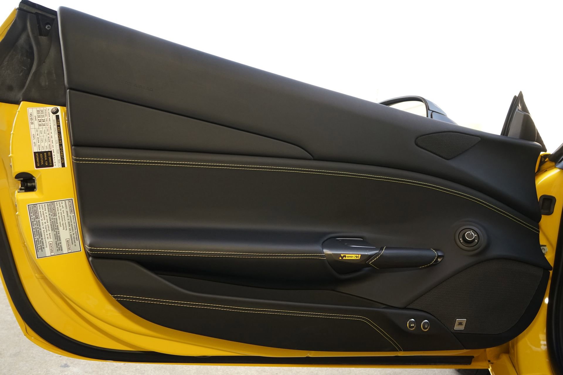 Used 2018 Ferrari 488 GTB image 27