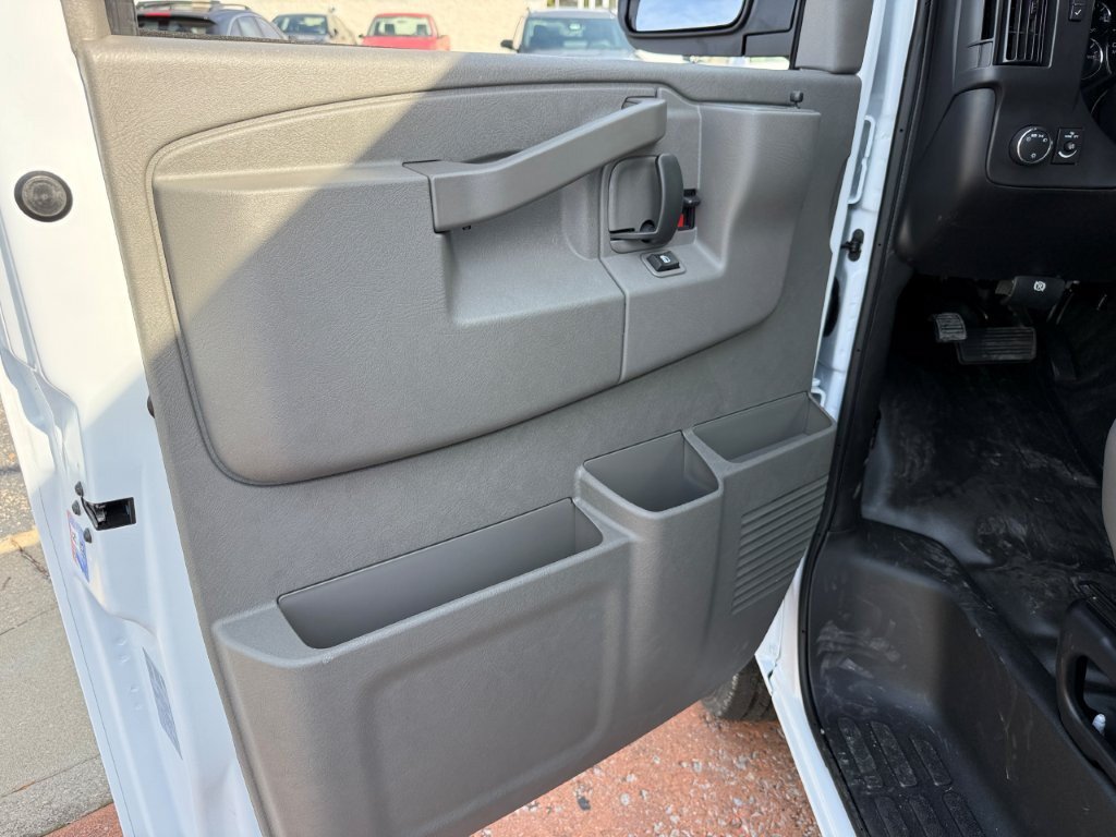 New 2027 Chevrolet Express 2500 Extended w/ Driver Convenience Package RWD image 9