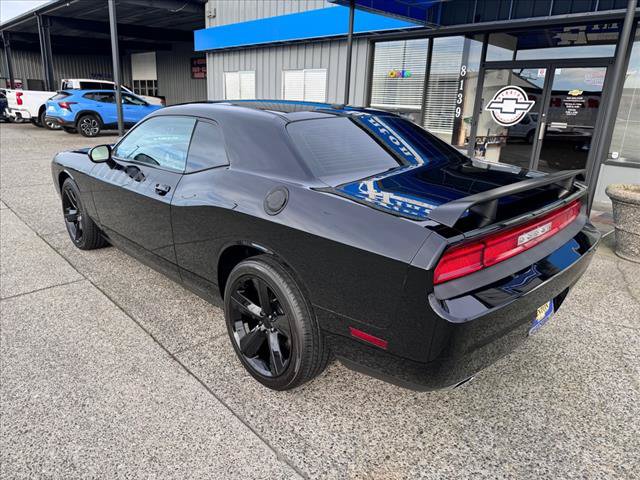 Used 2012 Dodge Challenger R/T RWD image 4