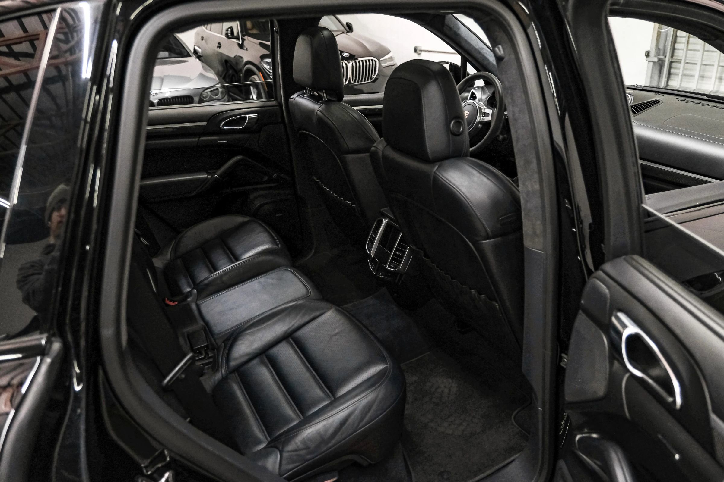 Used 2014 Porsche Cayenne Turbo S AWD/4WD image 41
