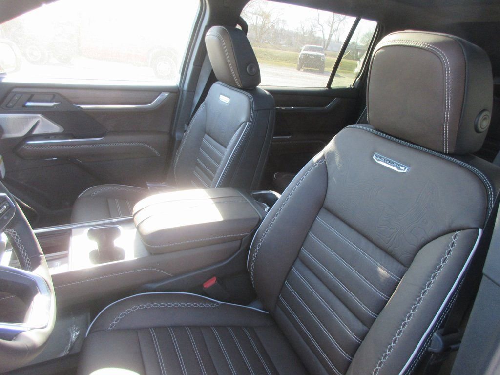 New 2026 GMC Acadia Denali Ultimate AWD/4WD image 13