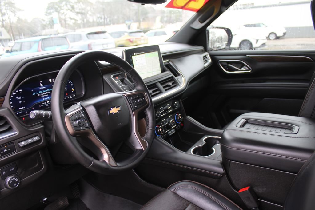 Used 2023 Chevrolet Suburban High Country image 25