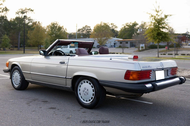 Used 1987 Mercedes-Benz 560 SL image 6