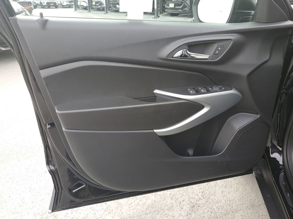 New 2026 Chevrolet Trax LS w/ Driver Confidence Package image 18